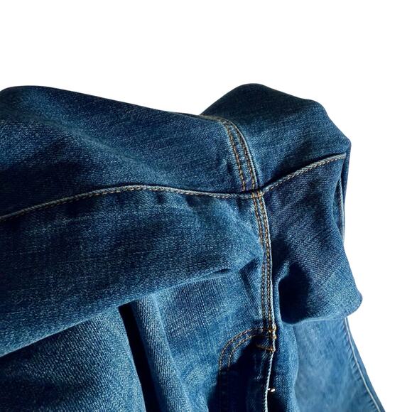 Talbots Women's 12 Medium Dark Blue Wash Barely Boot Jeans Closet Essential - Picture 11 of 11